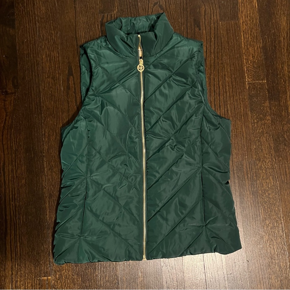 ✨NEW LISTING✨ Michael Kors - Emerald Green Vesr